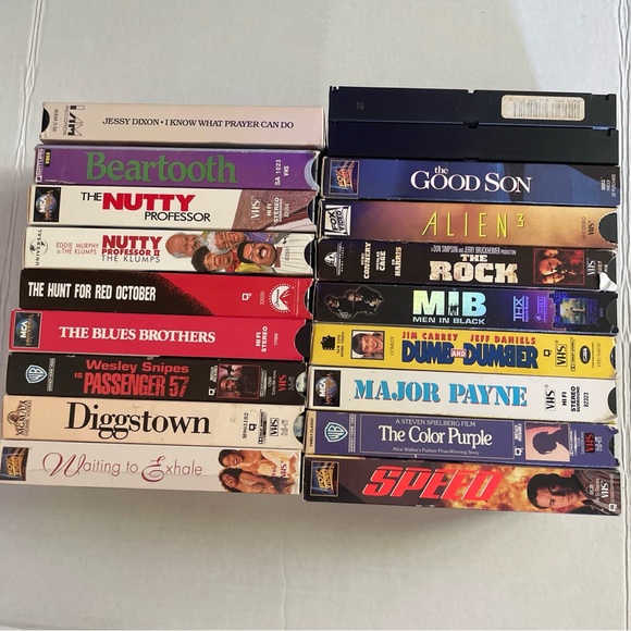 Lot of 19 VHS tapes